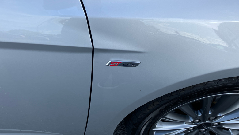 Ford Focus 1.0 EcoBoost 140 ST-Line Navigation 5dr Petrol Hatchback